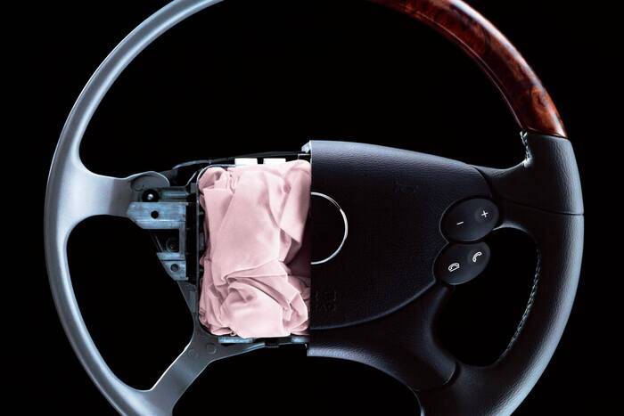 Как устроены подушки безопасности airbag в автомобиле