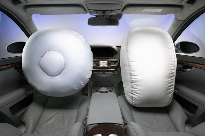 Сколько подушек безопасности бывает в современных автомобилях