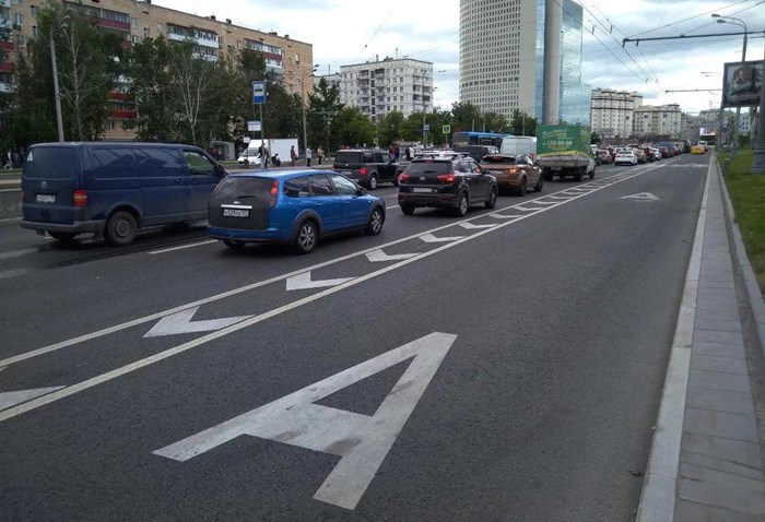 Правила движения по выделенной линии в Москве