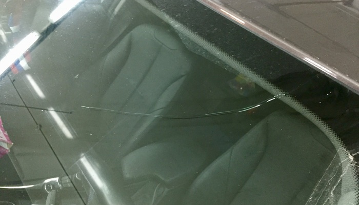 Замена лобового стекла в BMW