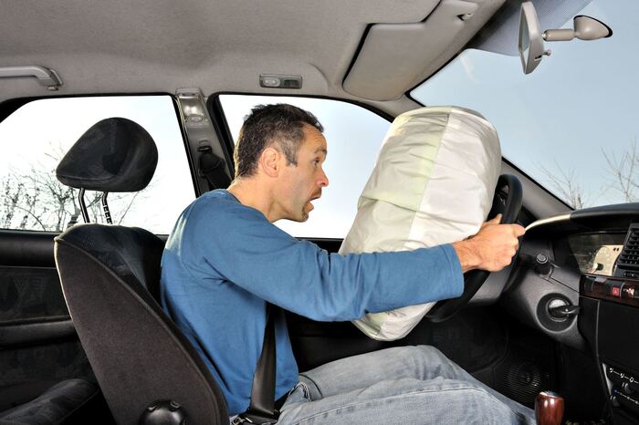 Что думают водители про подушки безопасности в автомобиле