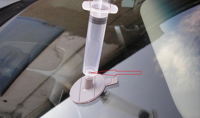 Как заделать скол на лобовом стекле автомобиля 